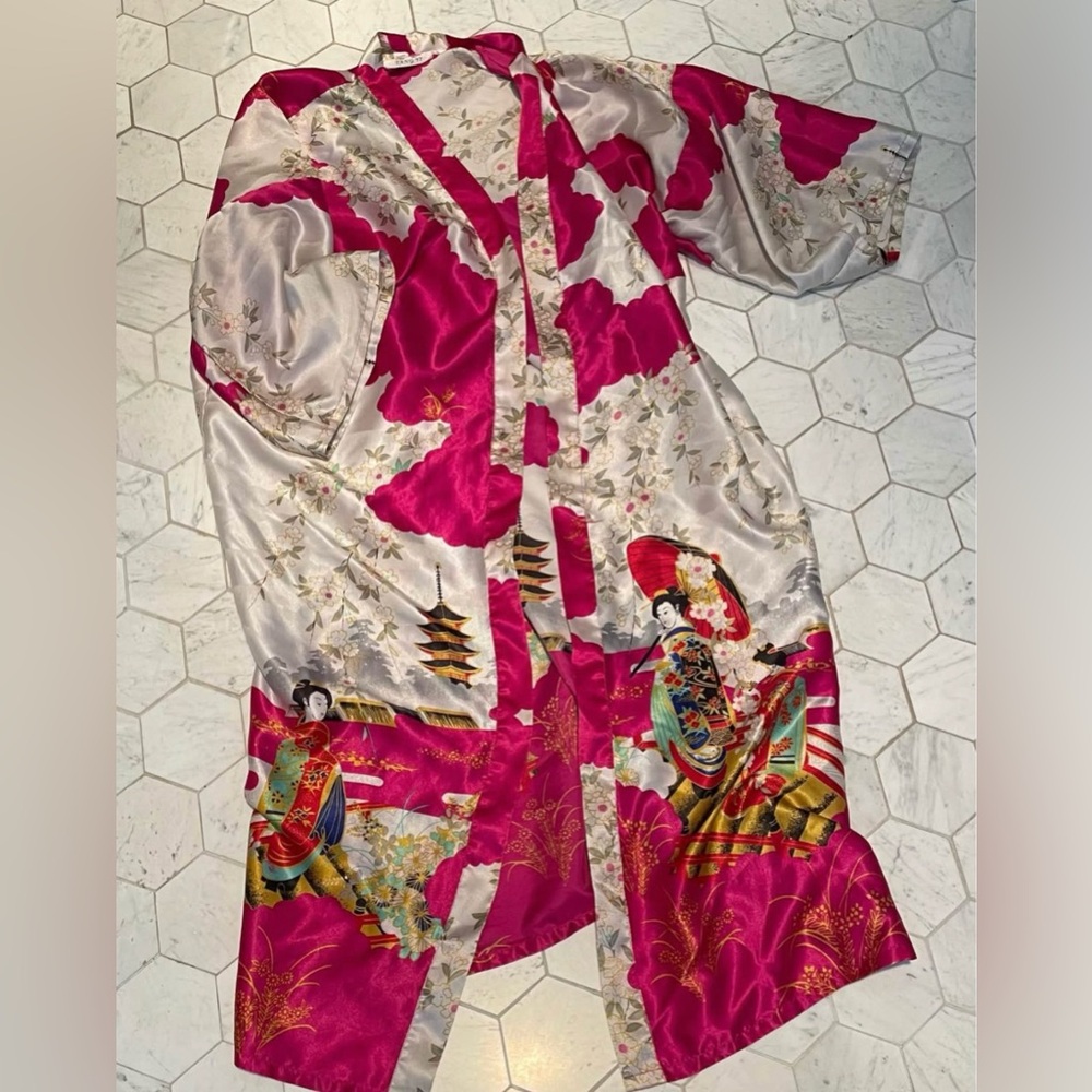 Vibrant Pink and Cream Kimono Robe